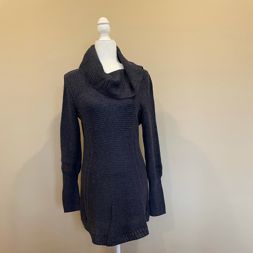 Anthropologie women’s tunic sweater